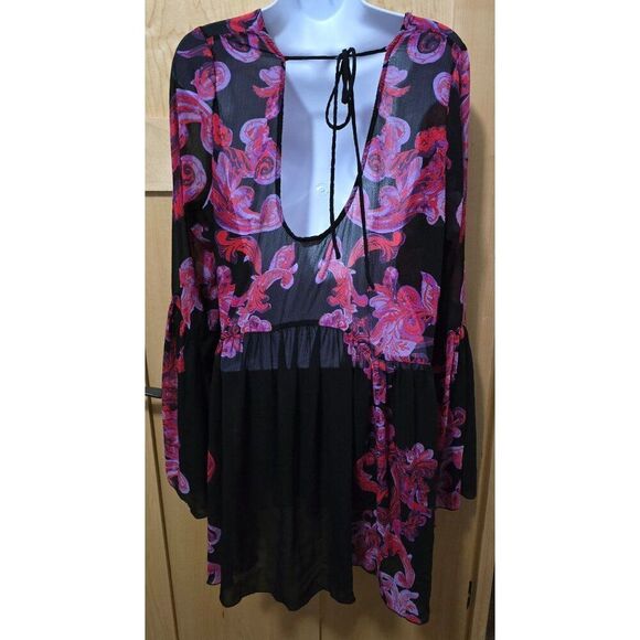Boho Black & Red Floral Long Sleeve Tunic Dress With Keyhole Back - Picture 3 of 6